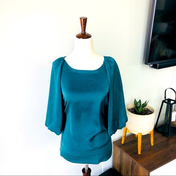 Bobeau Emerald Bubble Sleeve Dressy Top - Picture 2 of 4